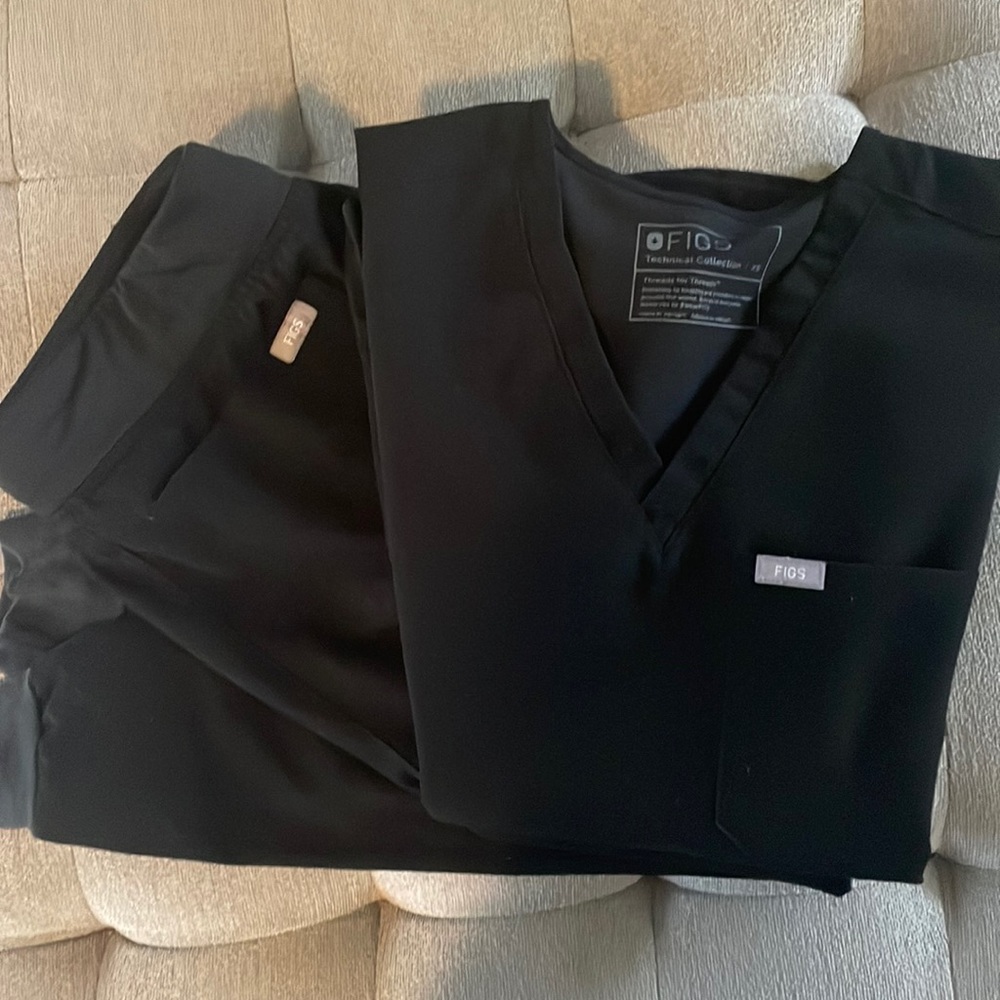 Figs scrubs